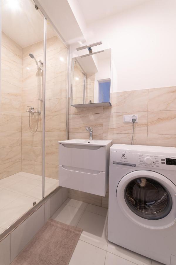 Hallera Street Apartment กดัญสก์ ภายนอก รูปภาพ